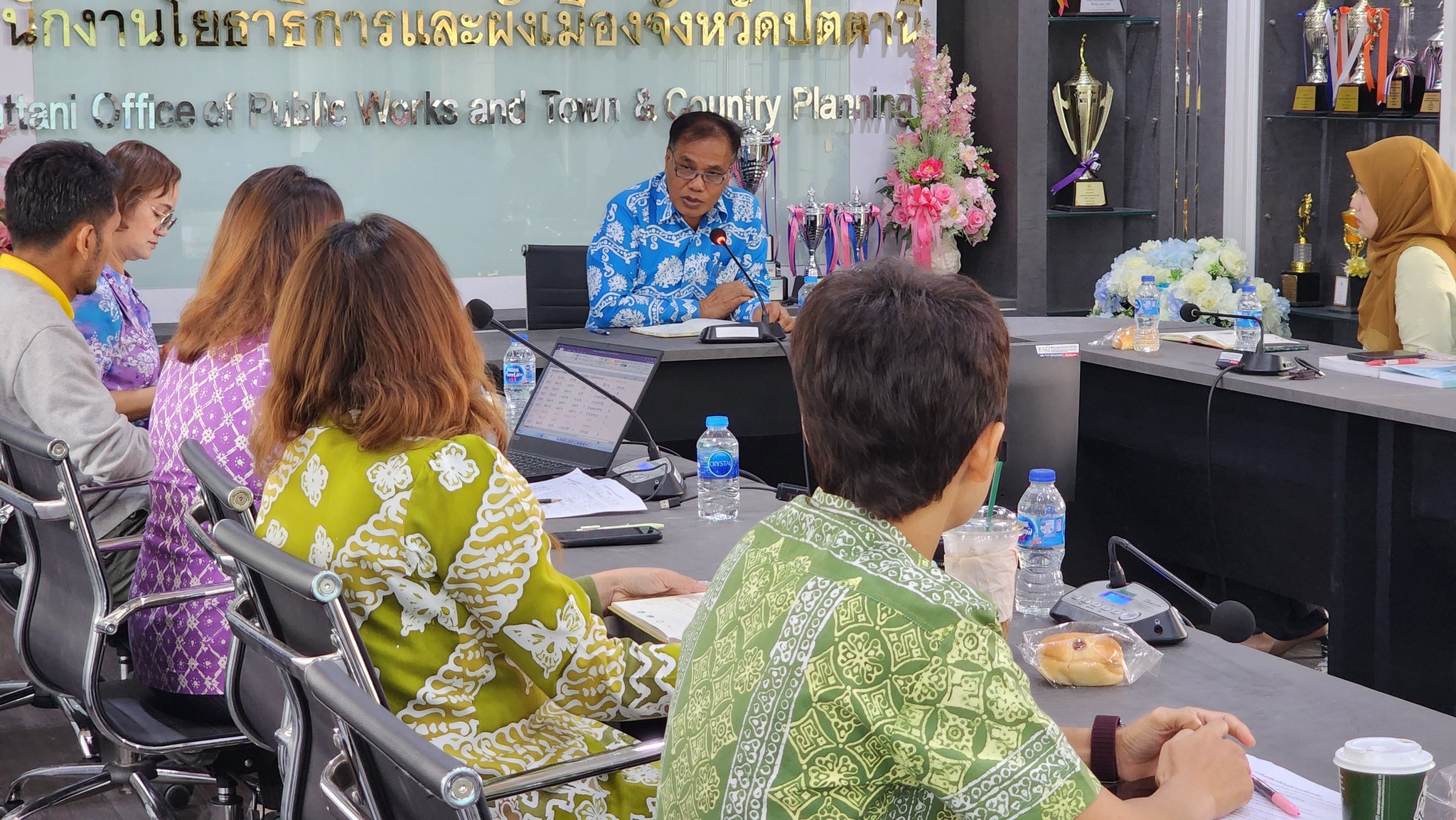 พช.ปัตตานี พิจารณาคัดเลือกชุมชนท่องเที่ยว OTOP นวัตวิถี เตรียมส่งเสริมการท่องเที่ยวเชิงสร้างสรรค์และผลิตภัณฑ์ชุมชน