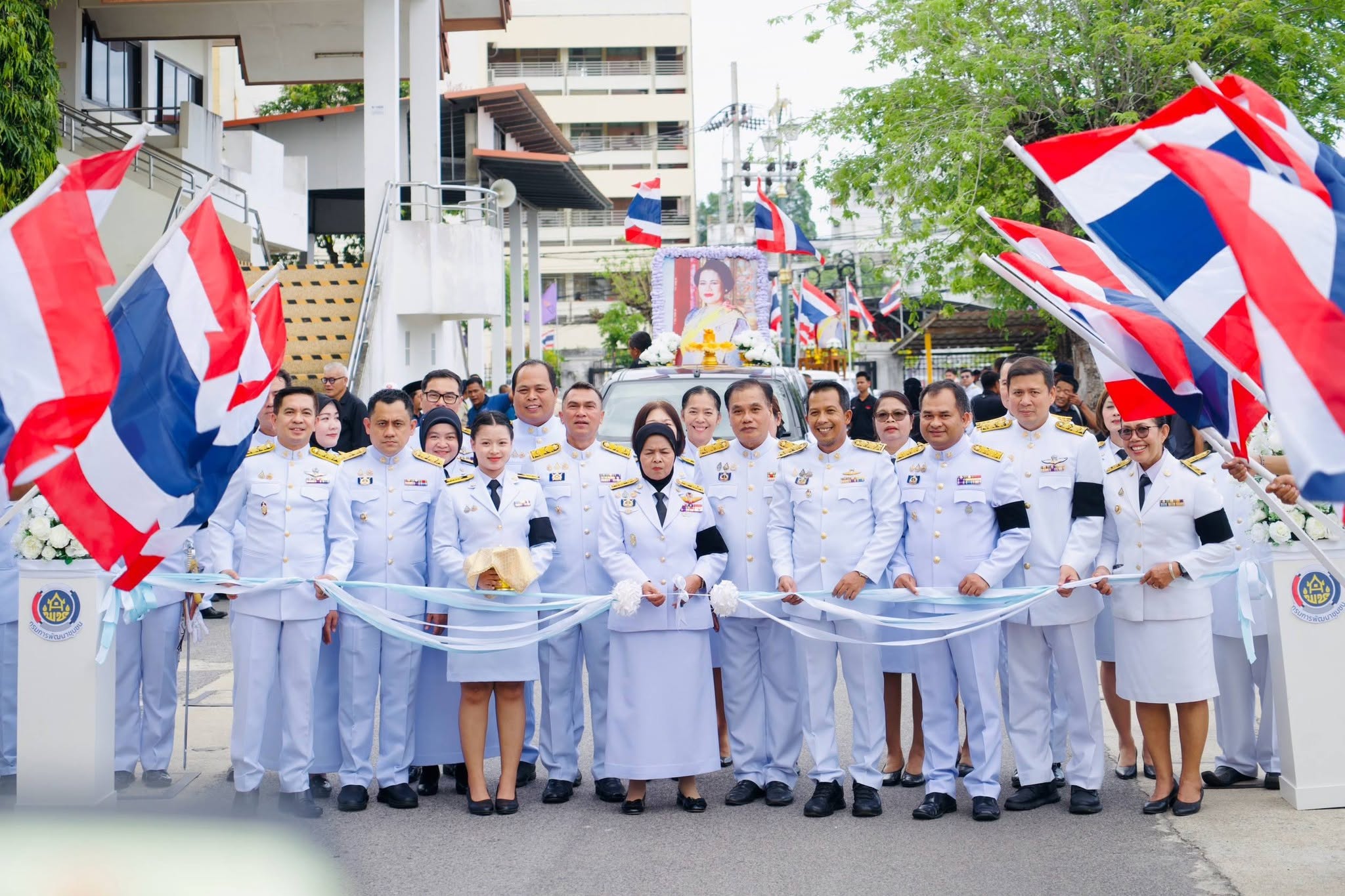 จังหวัดปัตตานี จัดพิธีรับมอบเงินพระราชทานเงินขวัญถุงกองทุนแม่ของแผ่นดิน ให้แก่หมู่บ้านต้นกล้ากองทุนแม่ของแผ่นดินจังหวัดปัตตานี ประจำปี 2569 จำนวน 20 กองทุน
